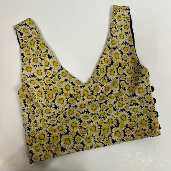 Anthropologie Maeve daisy floral crop tank top. - Picture 3 of 9